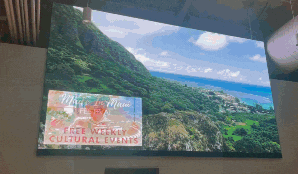 Hawaii_Video_Wall_at_Lahaina_Cannery_Mall